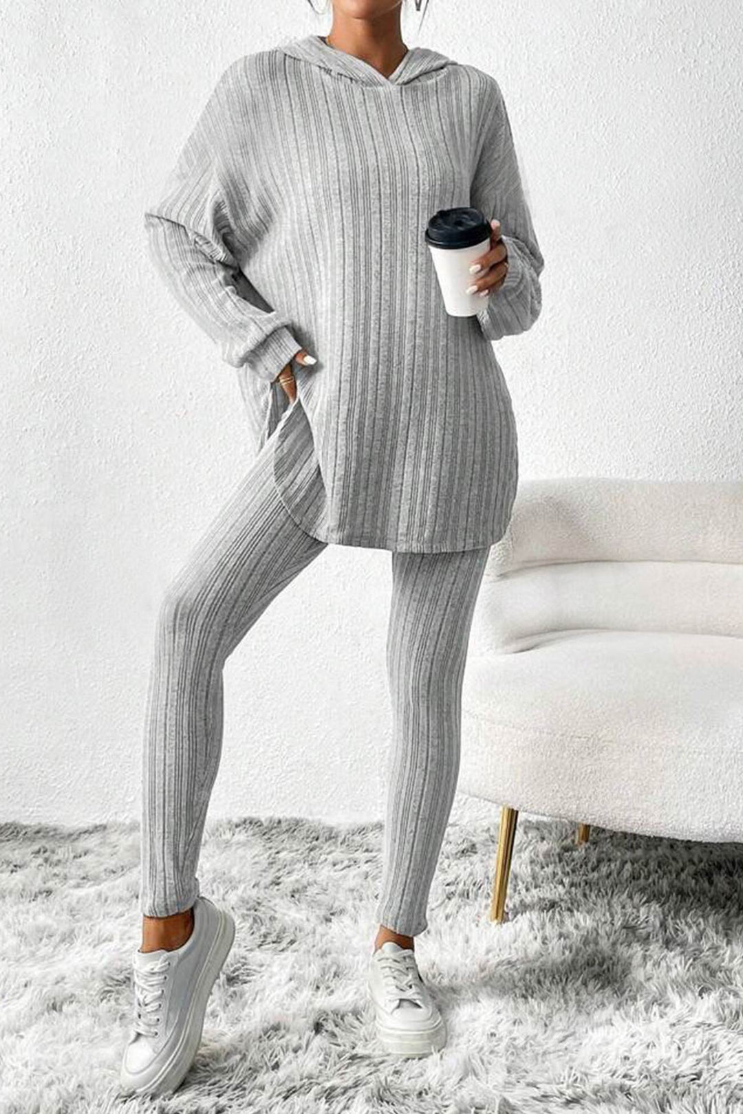 Stilla | Sæt 3/4 leggings med hætte og ribudskæringer
