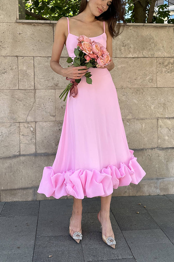 Stilla | Strapless Midi Kjole Med Volanger Til Midnatsbanketter
