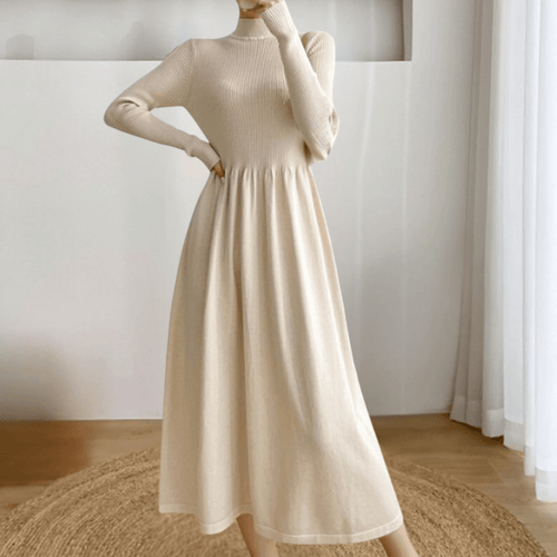 Stilla | Elegant Mellemlang Strikket Kjole