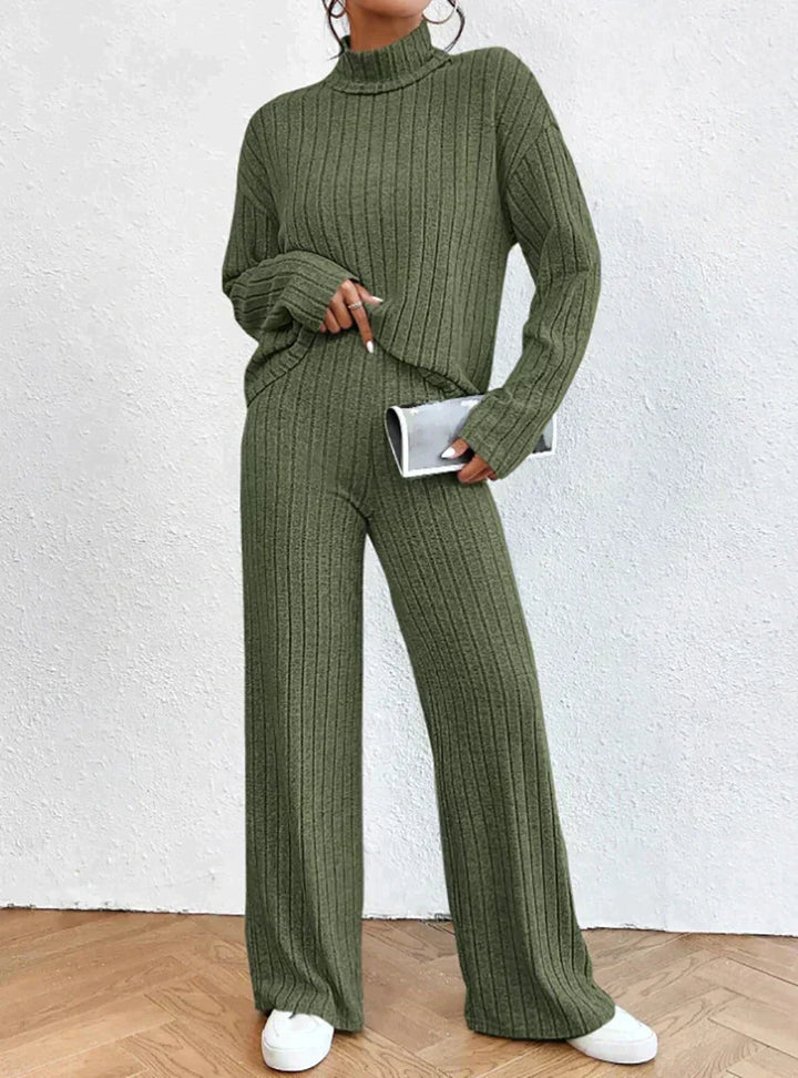 Stilla | Strikket bukser og rullekrave sweater til damer