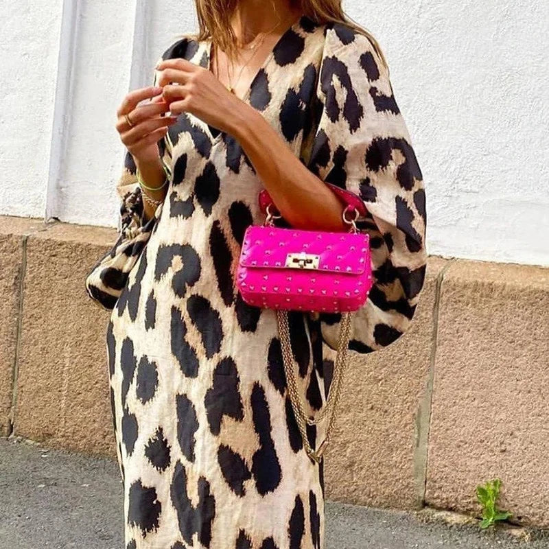 Stilla | Stilfuld Kjole med Leopardprint til Kvinder