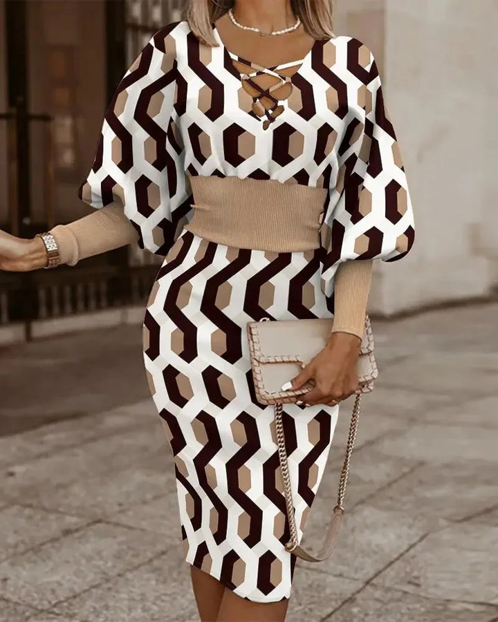 Stilla | Elegant Geometric Print Midi Dress til kvinder