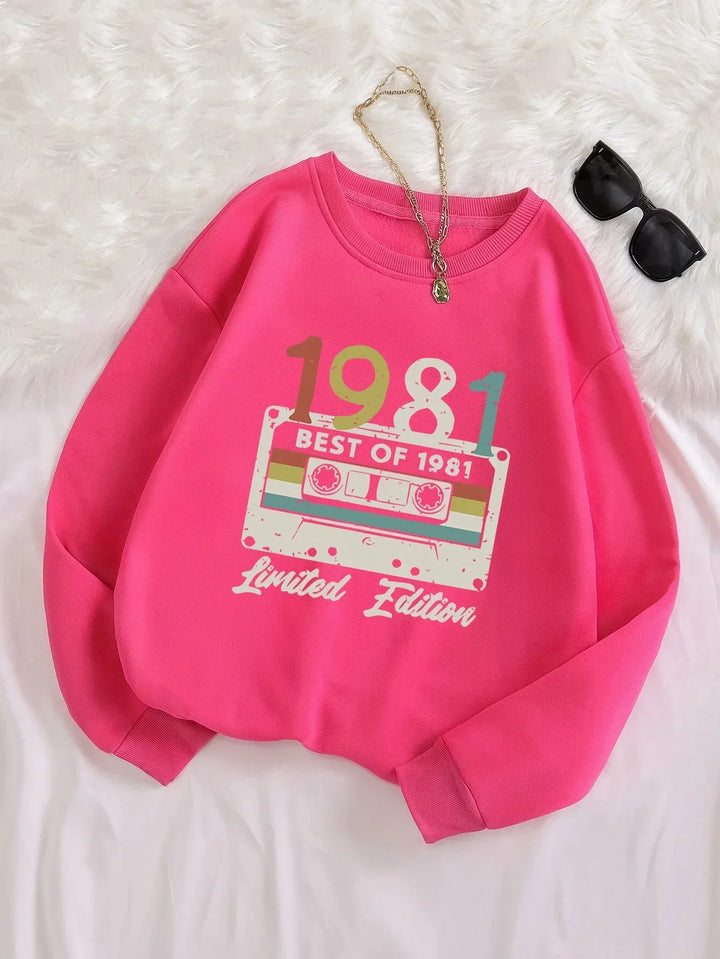 Stilla | Dame sweater med moderne tryk