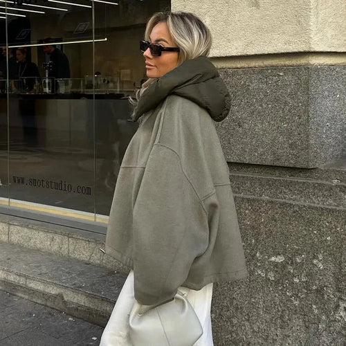 Stilla | Casual Og Bred Damejakke Med Hue