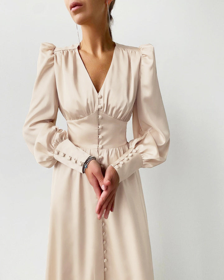 Skovae | Elegante satin kjoler
