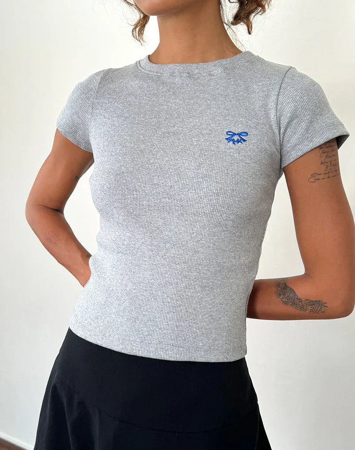 Stilla | T-Shirt Baby med broderet knude