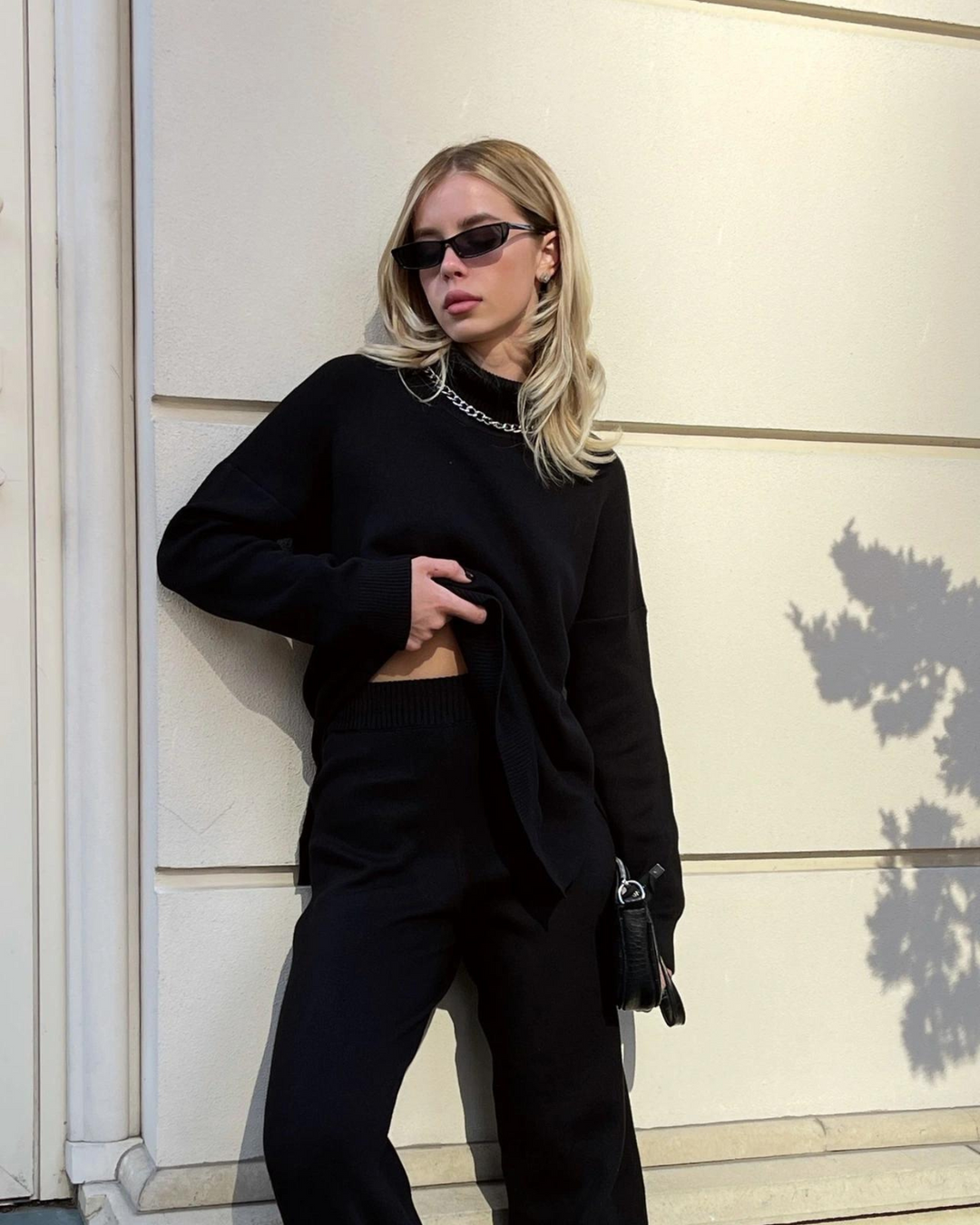 Stilla | Rullekrave sweater med sidelægte slids