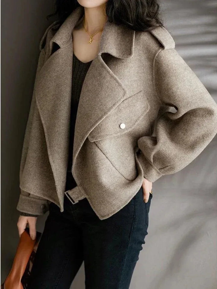 Stilla | Lækker Kort Cashmere Frakke