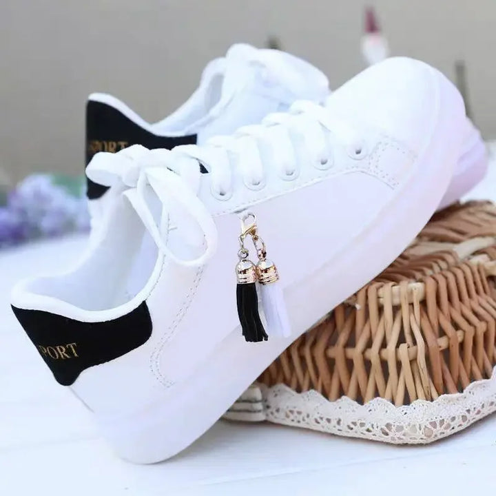 Stilla | Dame Sneakers med Dekorative Detaljer
