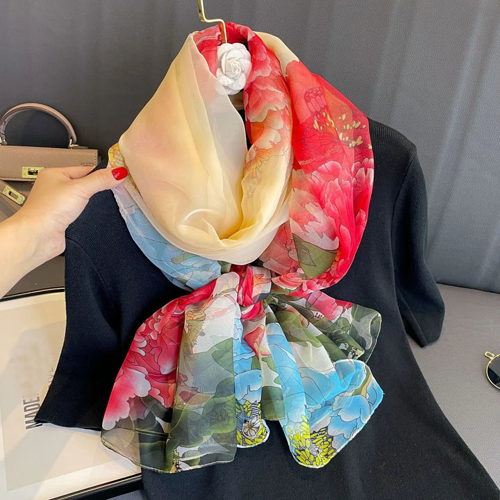 Stilla | Luksuriøst Silketørklæde med Elegant Print til Kolde Dage Regitze