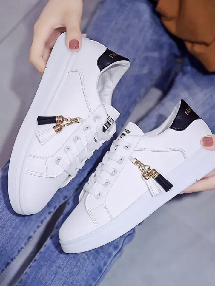Stilla | Dame Sneakers med Dekorative Detaljer