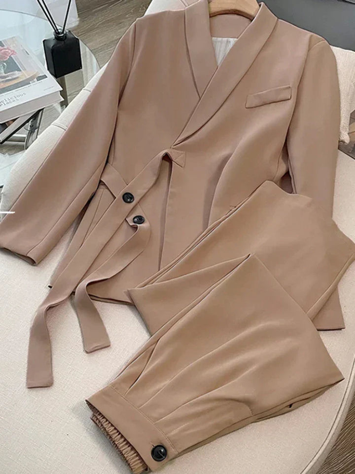 Stilla | Trendy og Minimalistisk Ensemble