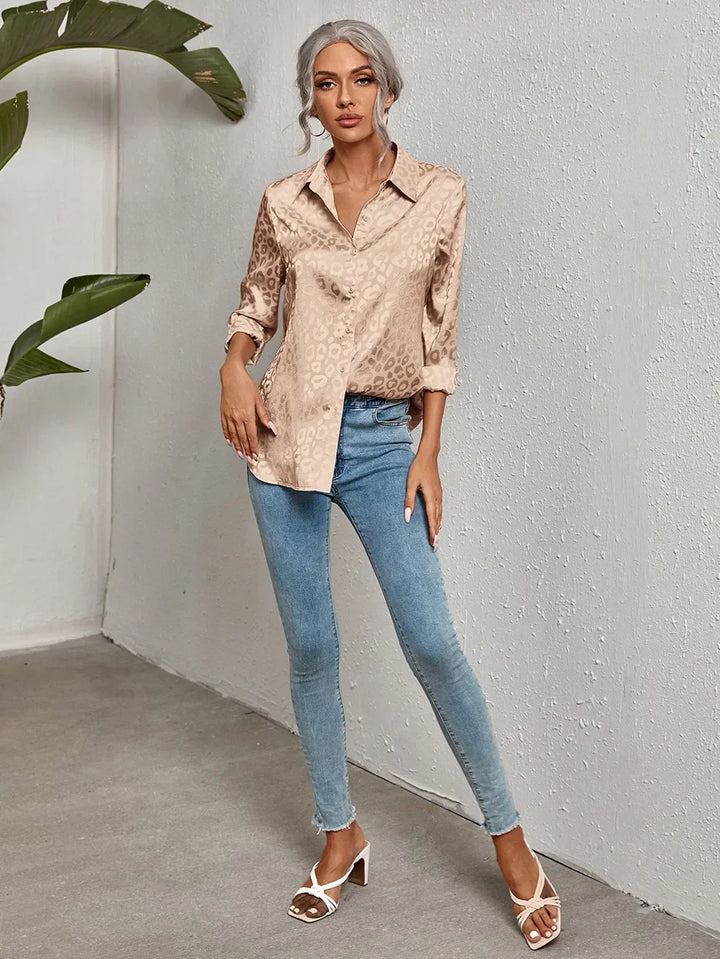 Stilla | Leopard Print Jacquard Bluse Med Lange Ærmer
