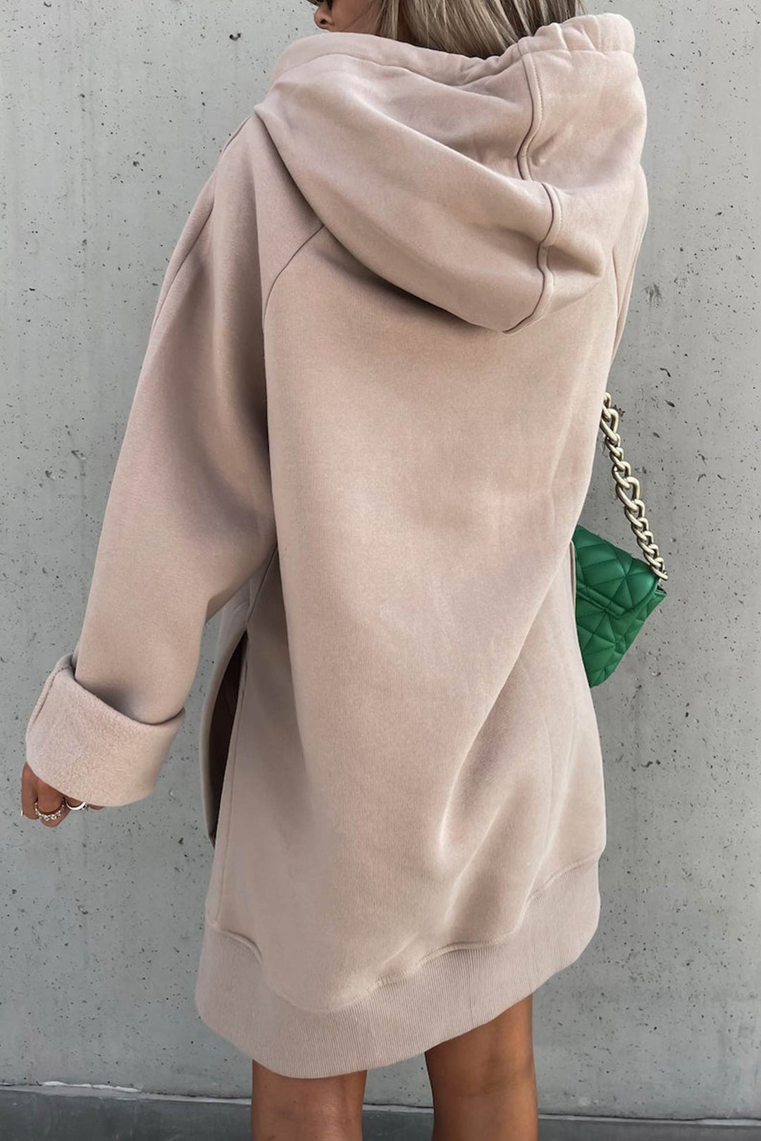 Stilla | Uni Hoodie med mellemlangt snit og slids