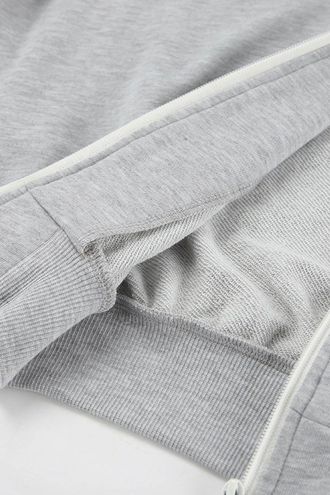 Stilla | En-del med shorts og kortærmet hættebluse Uni