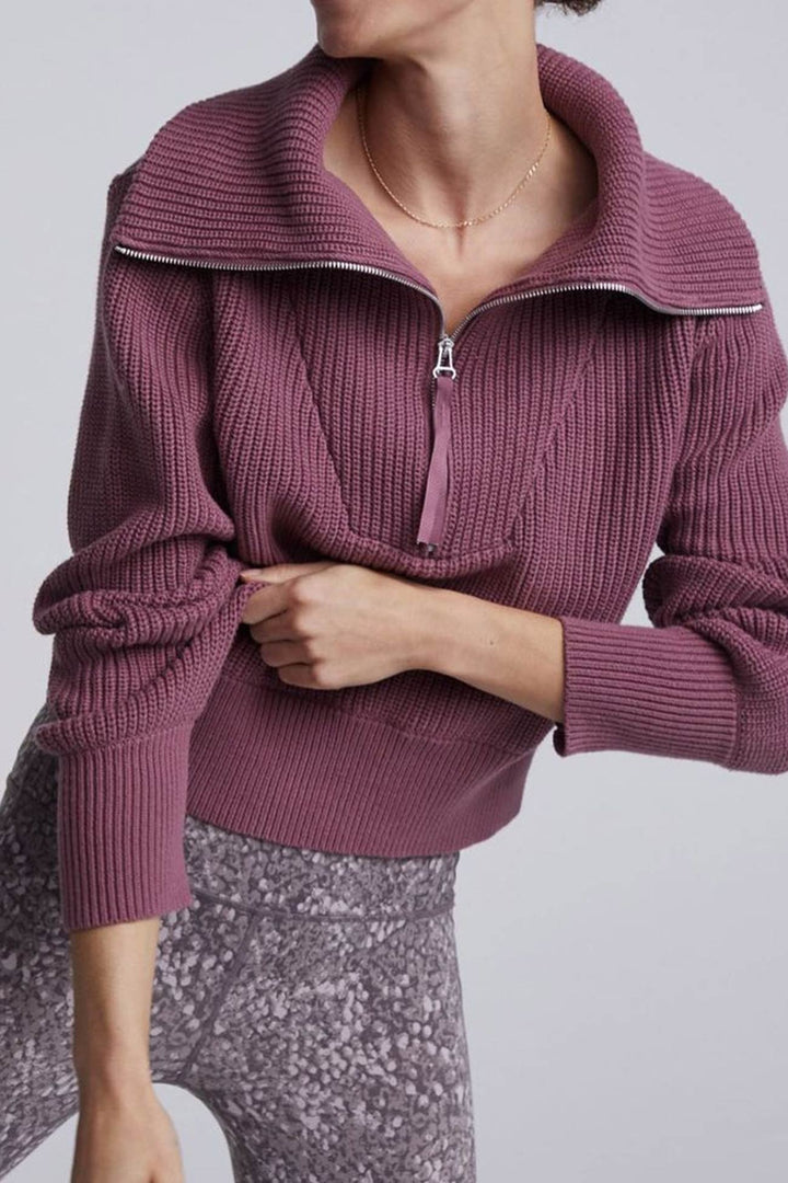 Stilla | Ensfarvet Sweater Med Lynlås og Omvikling