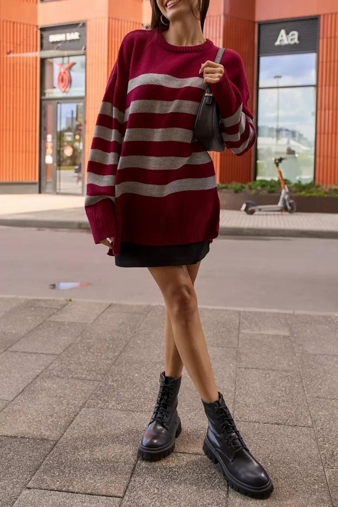 Stilla | Stribet, Skåret Sweatshirt Med Rund Halsudskæring