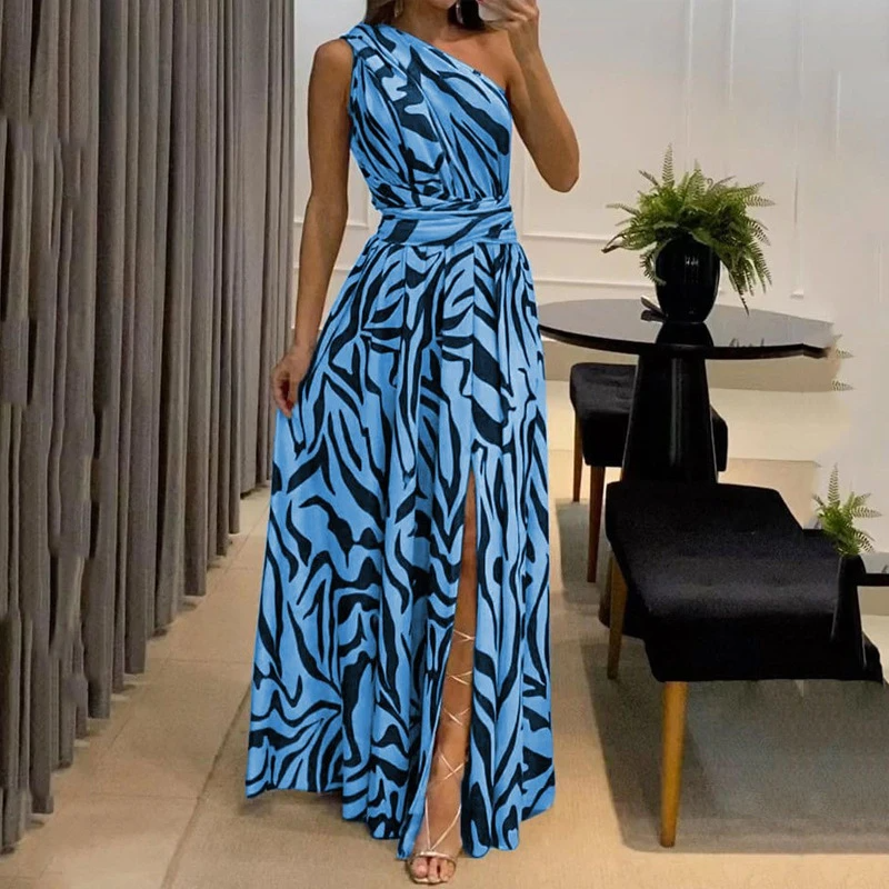Stilla | Fashionabel Kjole Med Moderne Print