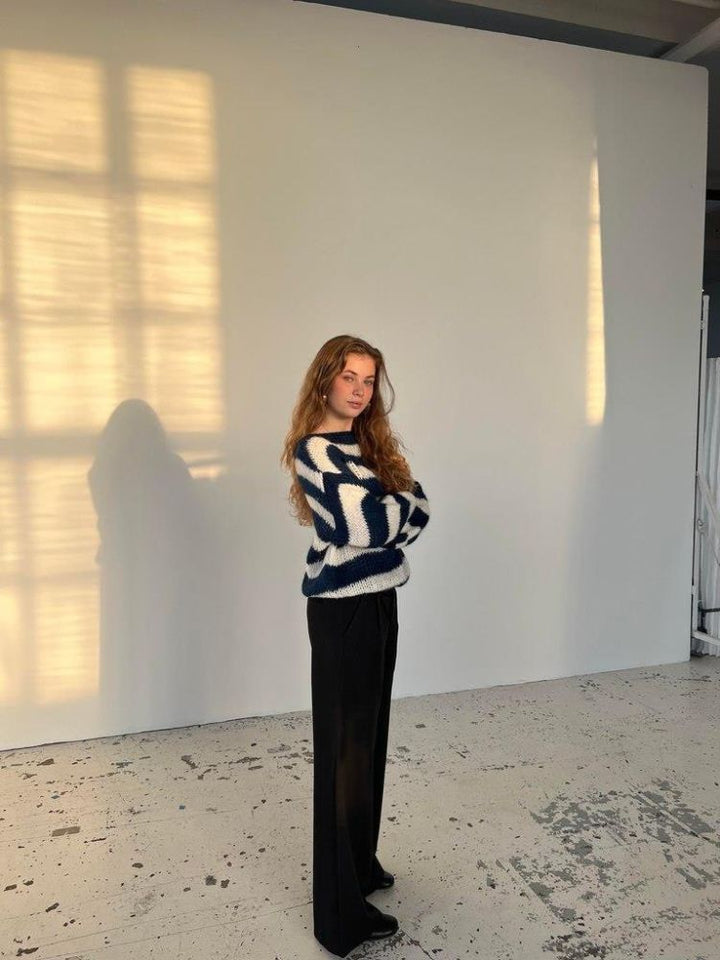 Stilla | Oversized Strikket Sweater med Rund Hals og Lange Ærmer