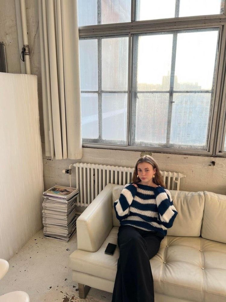 Stilla | Oversized Strikket Sweater med Rund Hals og Lange Ærmer