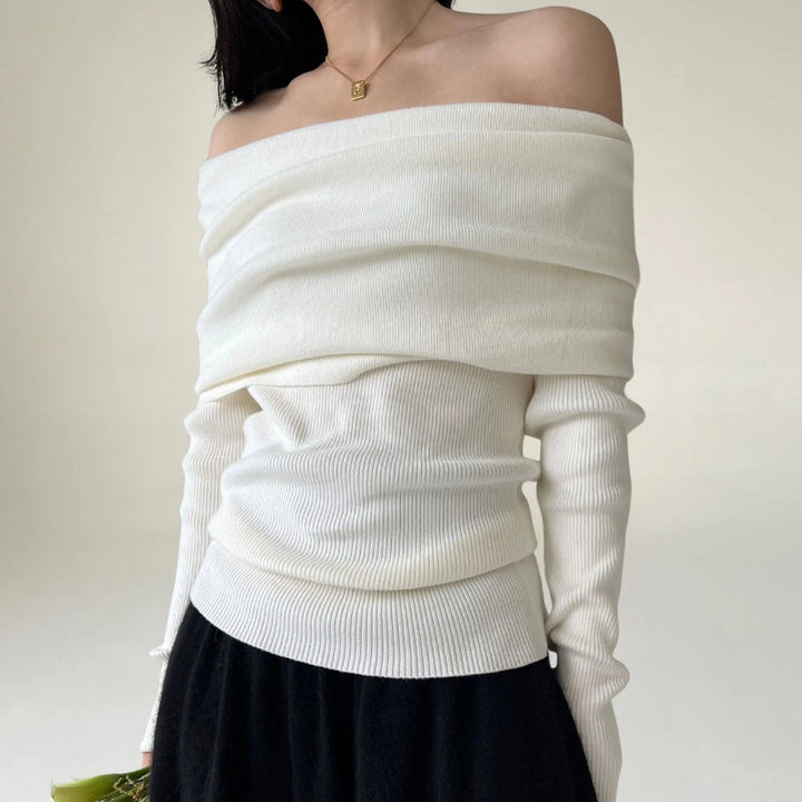 Stilla | Off-Shoulder Strikketrøje Ribbet Strik Tætsiddende og Elegant Design