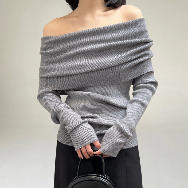 Stilla | Off-Shoulder Strikketrøje Ribbet Strik Tætsiddende og Elegant Design