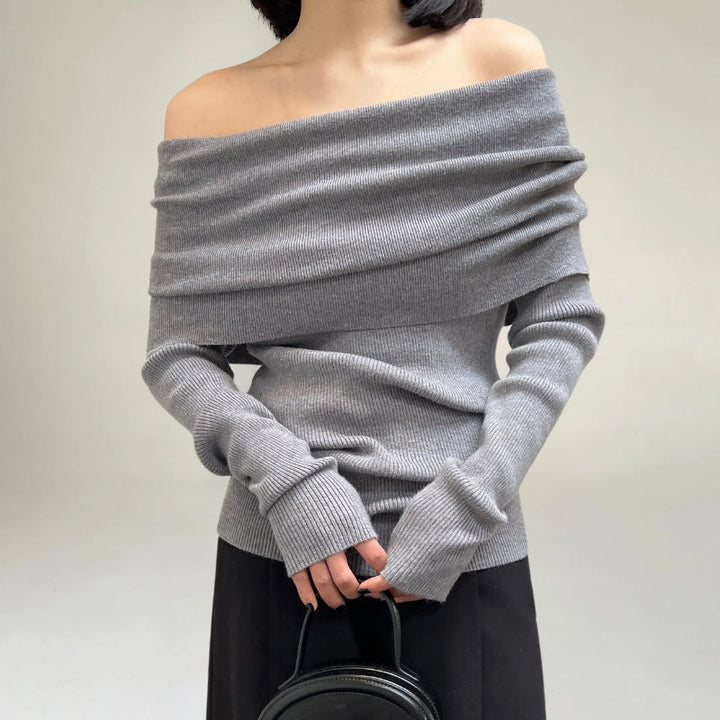 Stilla | Off-Shoulder Strikketrøje Ribbet Strik Tætsiddende og Elegant Design