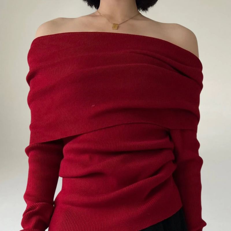 Stilla | Off-Shoulder Strikketrøje Ribbet Strik Tætsiddende og Elegant Design