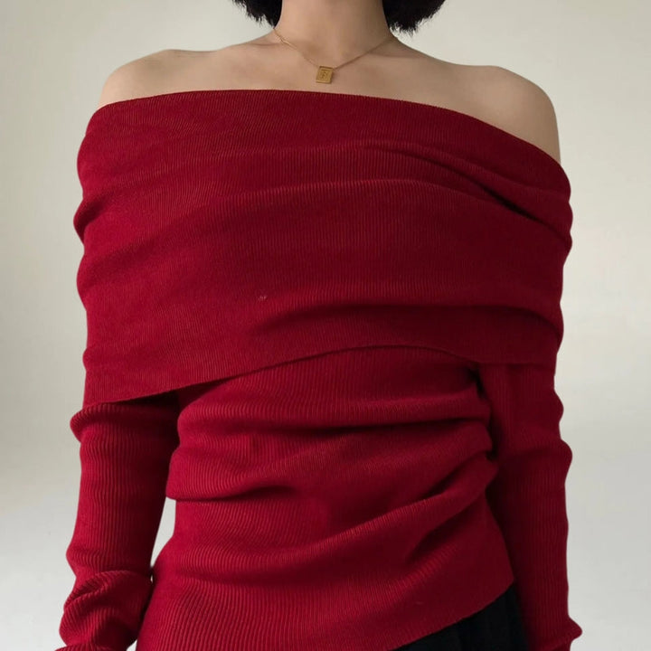 Stilla | Off-Shoulder Strikketrøje Ribbet Strik Tætsiddende og Elegant Design