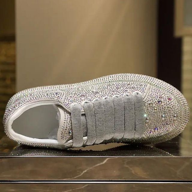 Stilla | Glitrende Sneakers Med Krystal Dekorationer