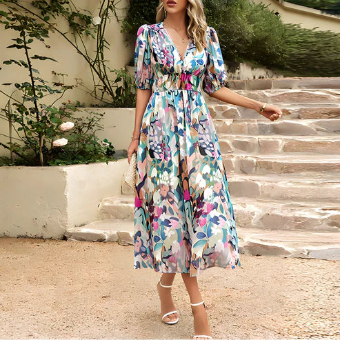Stilla | V-hals Kjole Med Blomsterdesign