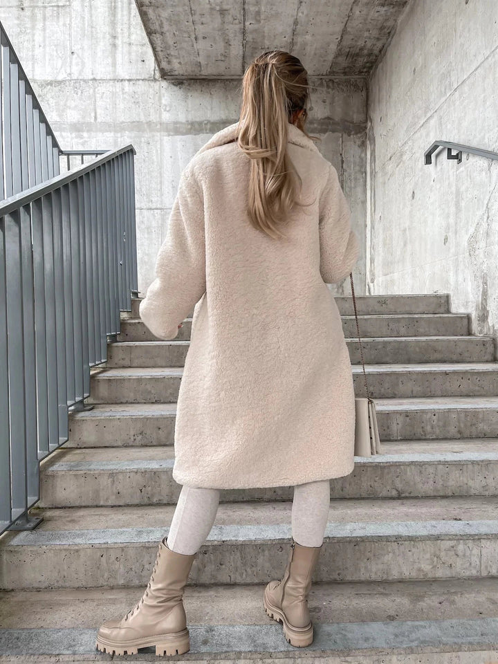 Stilla | Lang Frakke Blød Teddy-Fleece Hætte & Knaplukning Løs Pasform