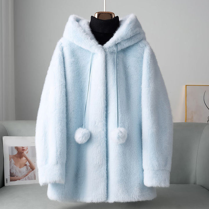 Stilla | Faux-Fur-Hoodie med Pom-Detaljer