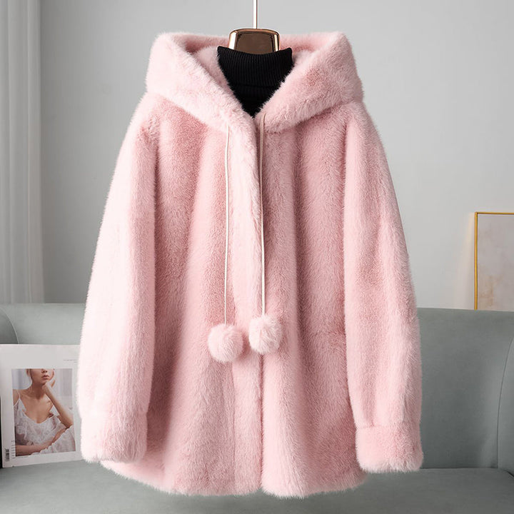 Stilla | Faux-Fur-Hoodie med Pom-Detaljer