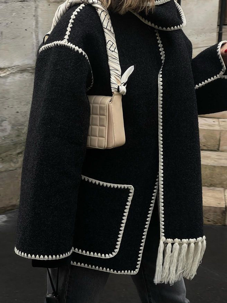 Stilla | Jakke - Elegant Oversized Design med Tørklæde-Fringe-Detalje