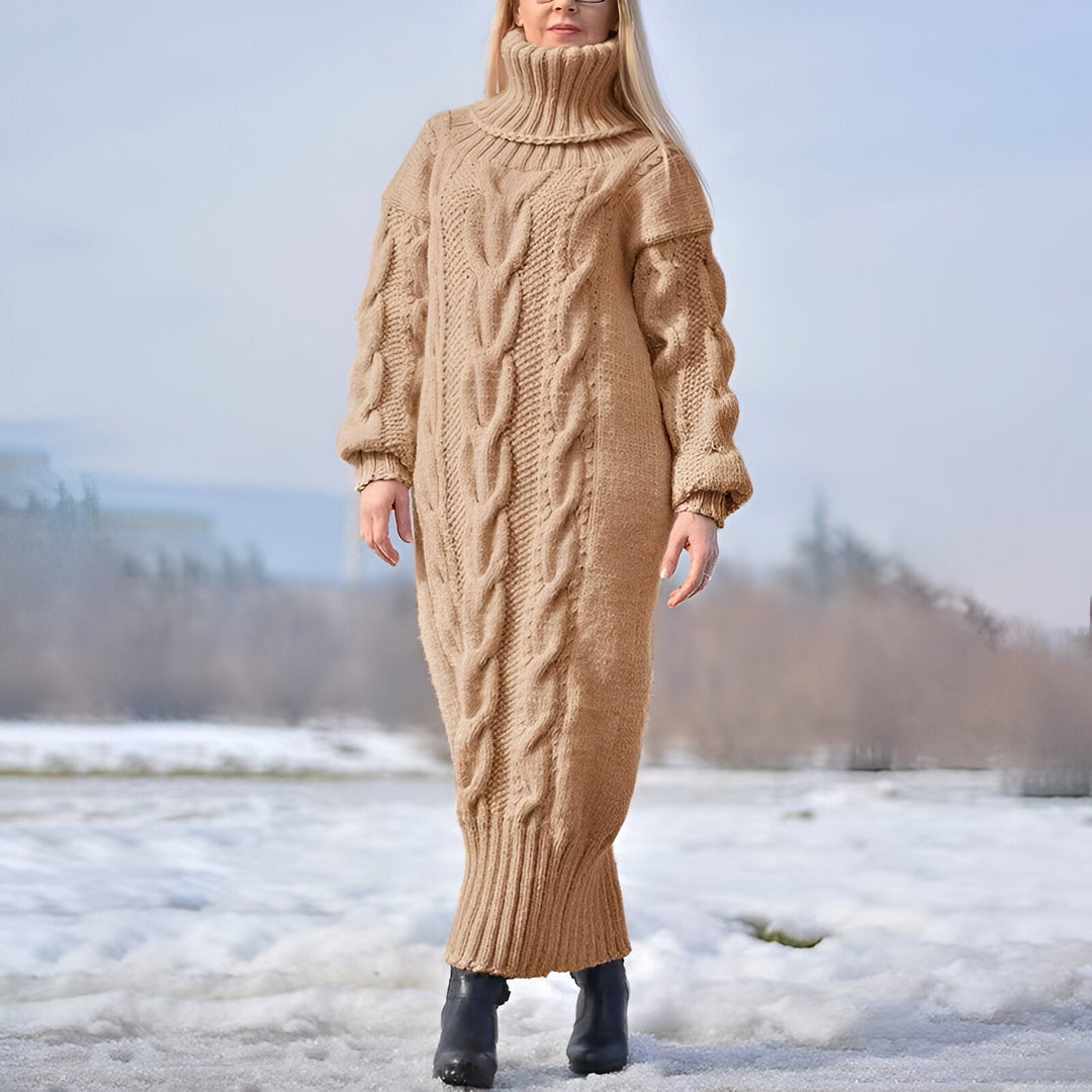 Stilla | Hyggeligt Strikkjole Med Oversized Turtleneck
