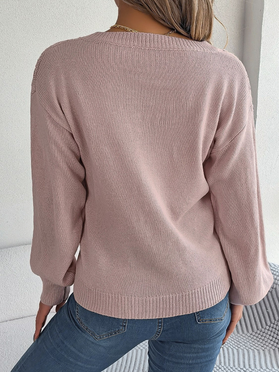 Stilla | Strikket V-hals lanterneærme sweater