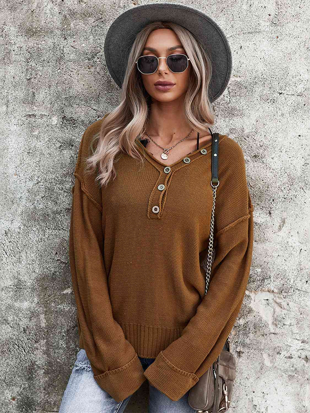 Stilla | Exposed Seam Knit Top