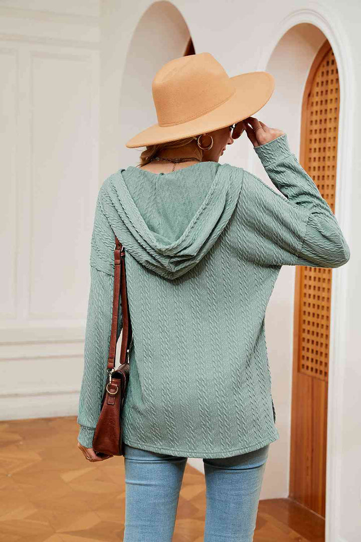 Stilla | Knap Droppet Skulder Hoodie