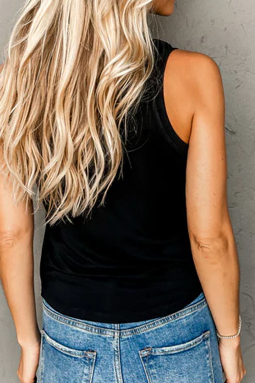 Stilla | Neck Tank