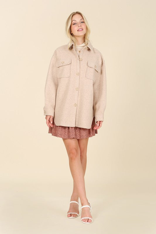 Stilla | Beige Shacket Med Lommer
