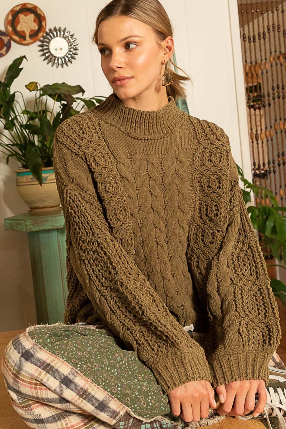 Stilla | Pullover med rullekrave og snoet strik