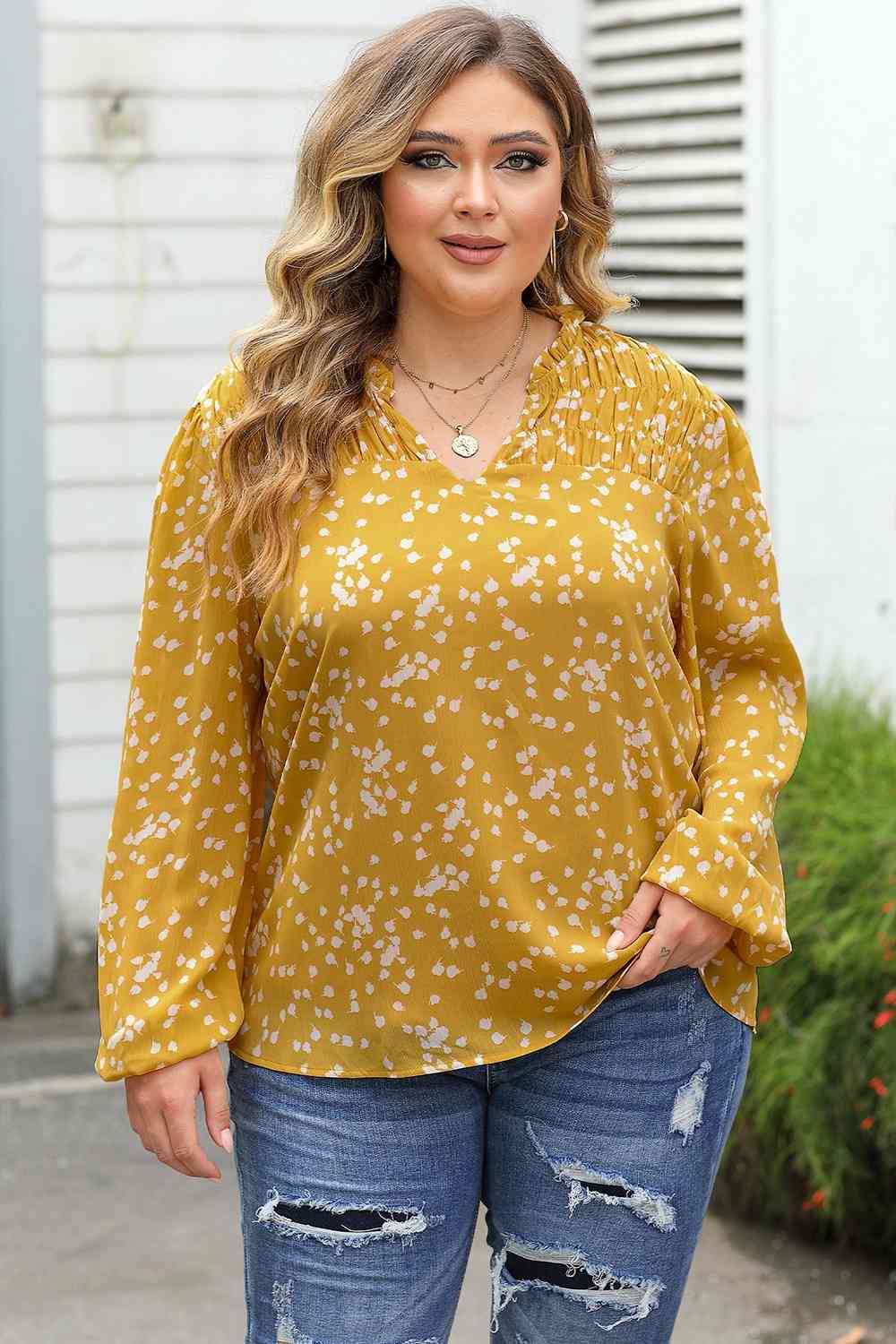 Stilla | Størrelse Notched Neck Smocked Blouse