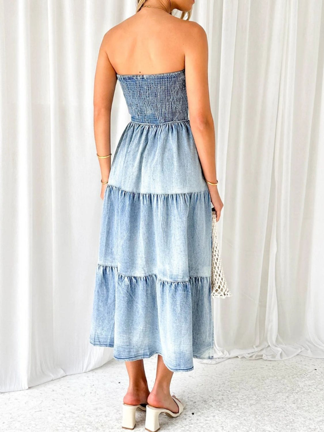 Stilla | Smocked Tube Tiered Denim Kjole