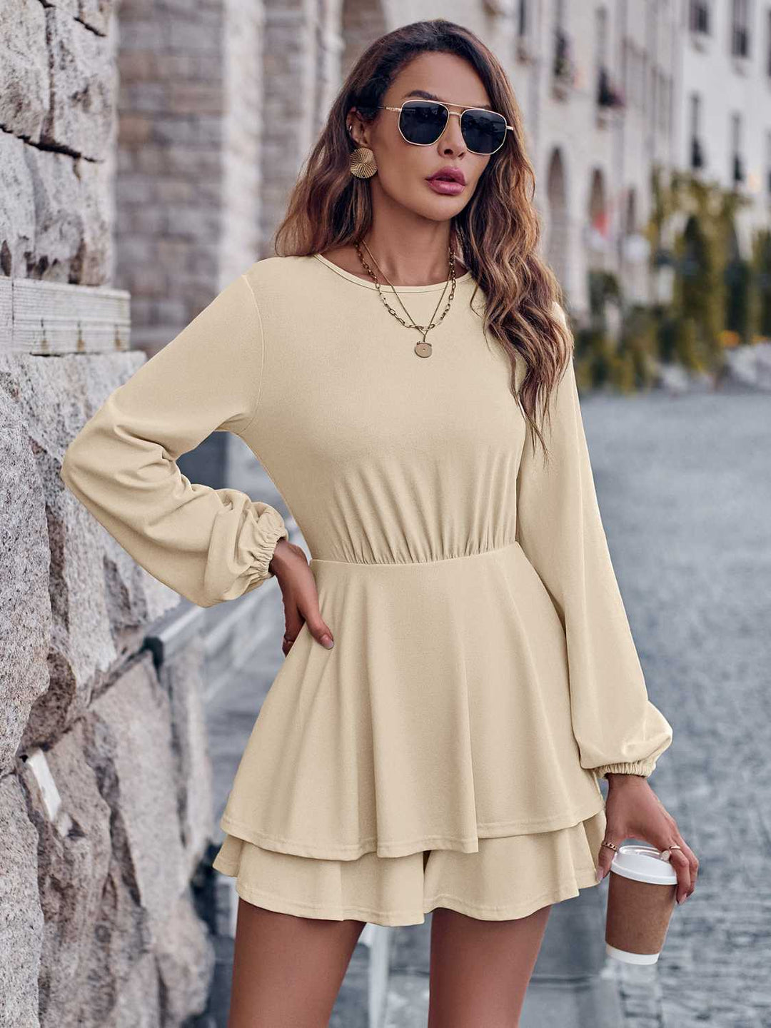 Stilla | Neck Lagdelt Mini Kjole