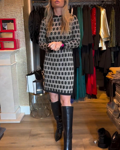 Stilla | Polka Dot Print og Knælængde