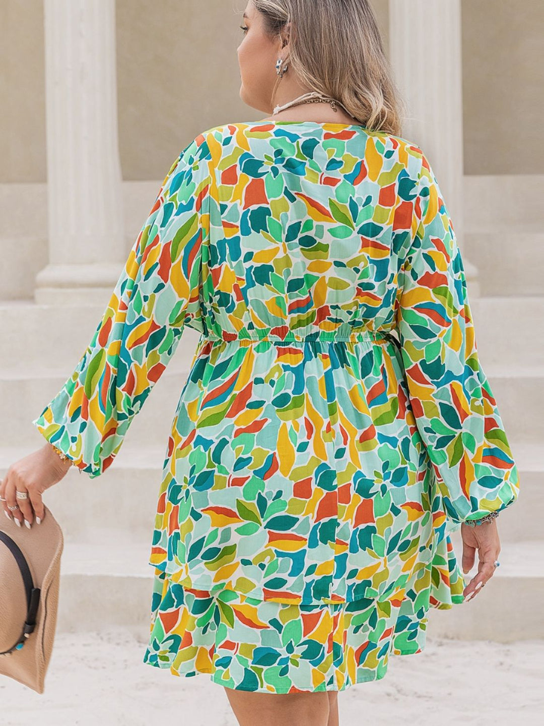 Stilla | Plus Size Printed Surplice Langærmet Mini Kjole