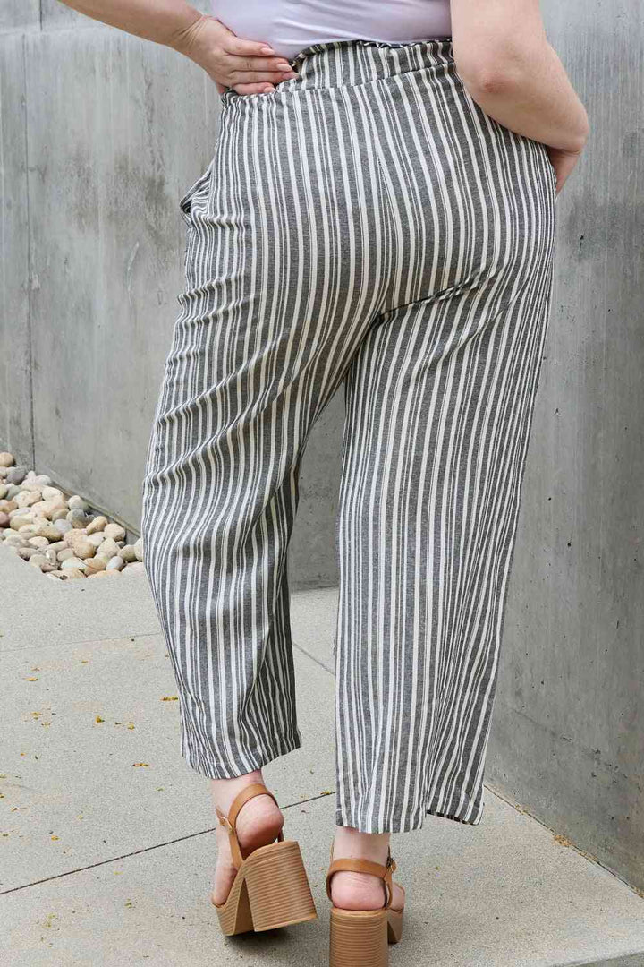 Stilla | Find Your Path Fuld Størrelse Paperbag Talje Stribet Culotte Bukser
