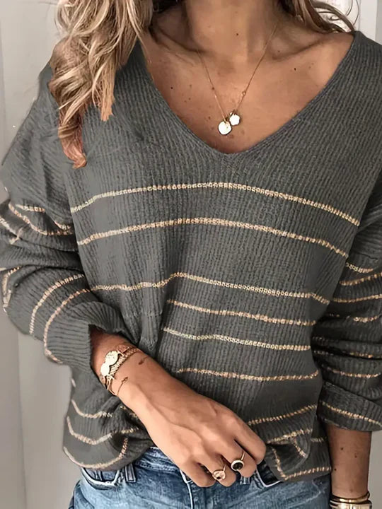 Stilla | V-hals sweater med stribet mønster