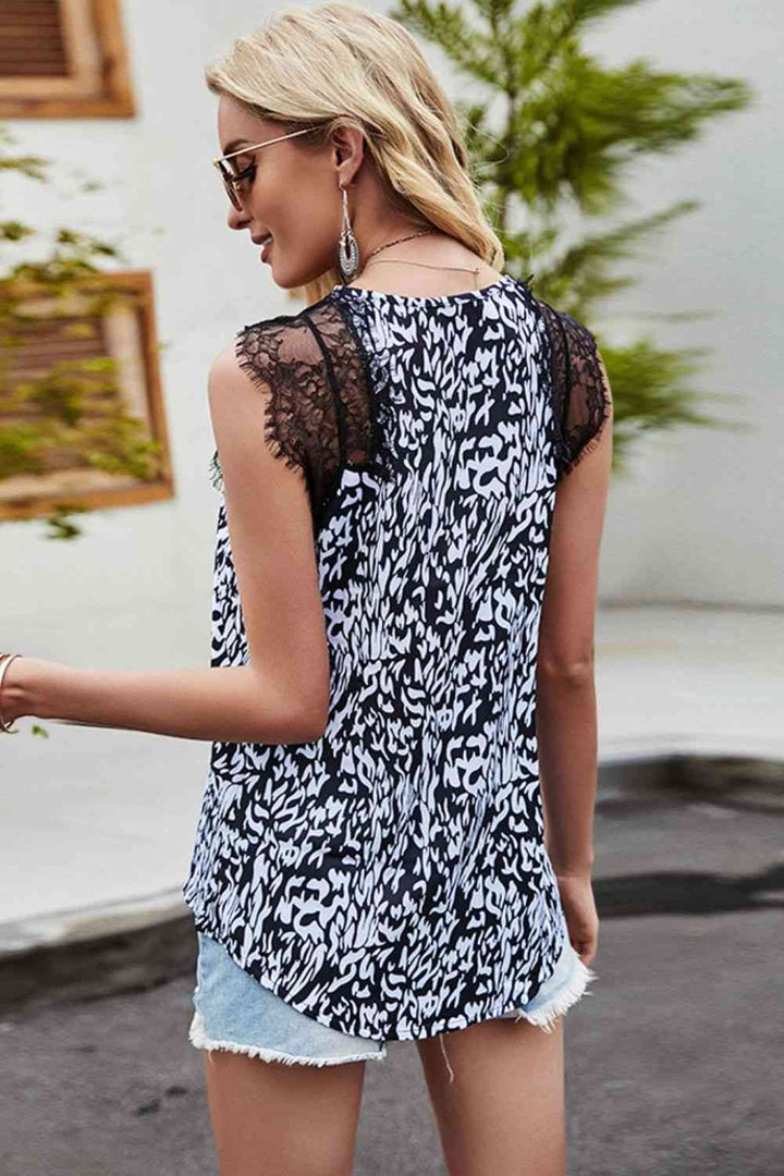 Stilla | Splittet Blonde Scalloped Tank